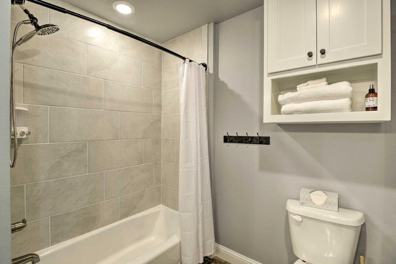 Granbury Home With Hot Tub And Furnished Patio! Exterior photo