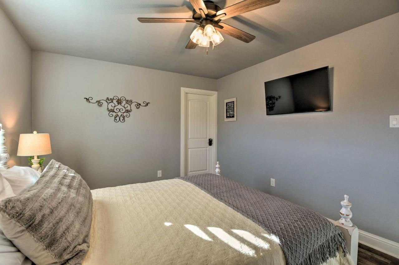 Granbury Home With Hot Tub And Furnished Patio! Exterior photo
